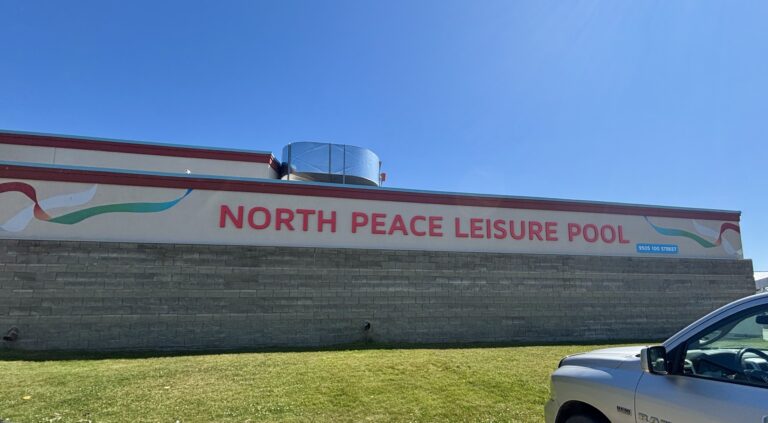 Contract awarded to replace the roof at the North Peace Leisure Pool